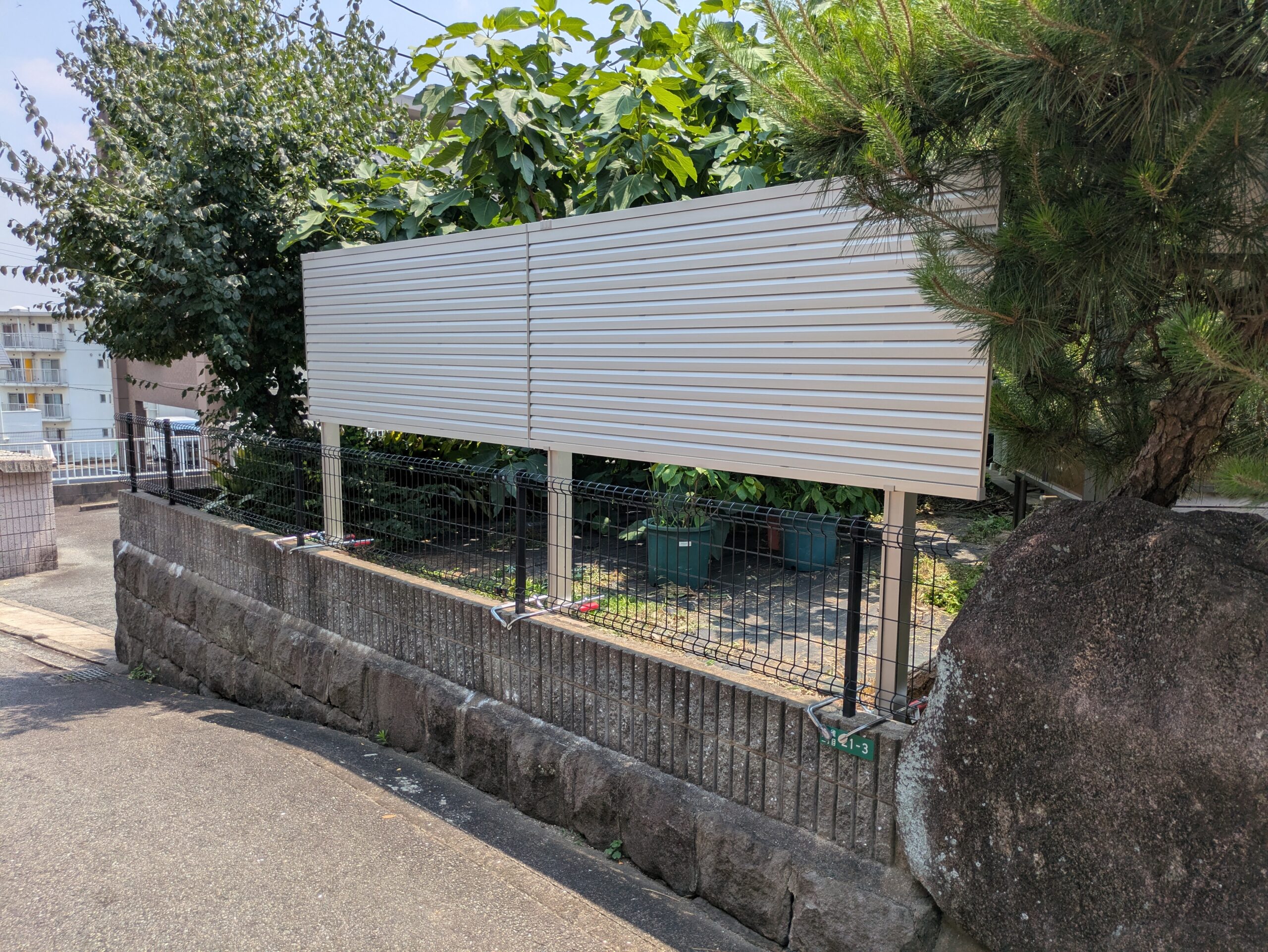 目隠しフェンス　ルーバータイプ